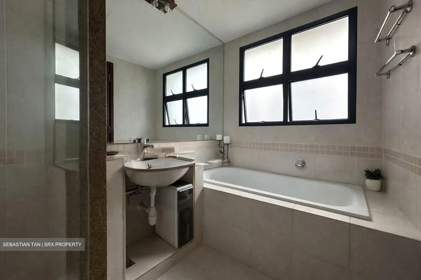 Woodsvale (D25), Condominium #539255581